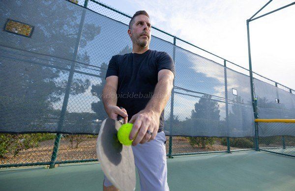 Kỹ thuật giao bóng pickleball trung cấp