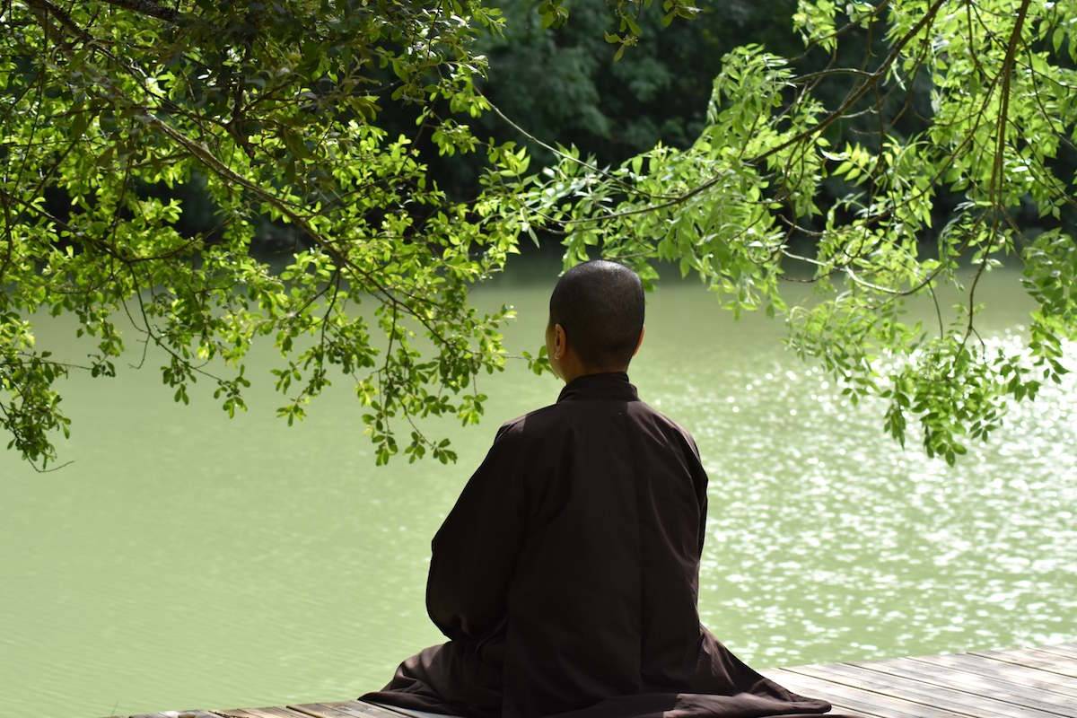 tư thế ngồi thiền