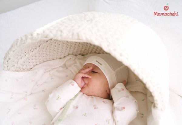 Giữ ấm cổ và ngực cho trẻ sơ sinh là vị trí rất quan trọng