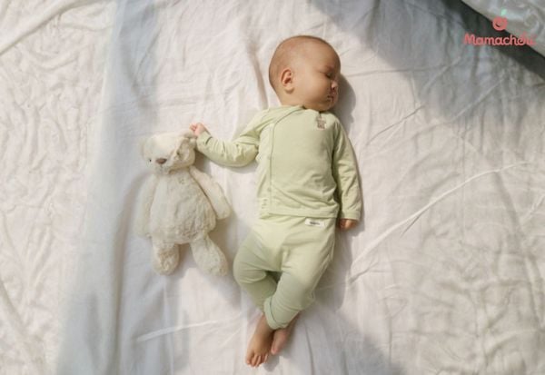 Tiếng ồn trắng giúp bé dễ dàng đi vào giấc ngủ nhờ môi trường âm thanh ổn định