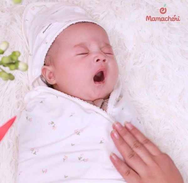 Tã ướt có thể khiến bé tỉnh giấc