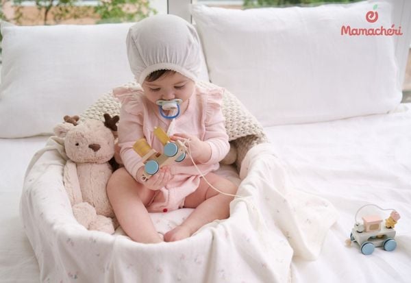 Ưu tiên chọn chất vải mềm, thoáng mát giúp bé dễ chịu khi mặc