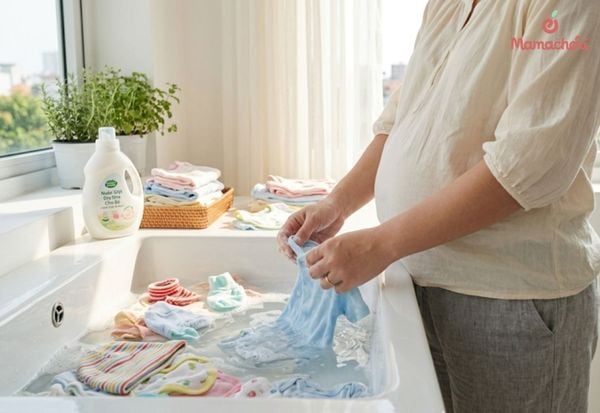 Giặt tay nhẹ nhàng là cách tốt nhất để giữ&nbsp;kiểu&nbsp;dáng cho những bộ đồ sợi tự nhiên cao cấp