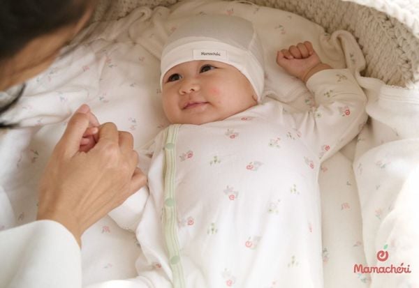 Gợi ý mặc quần áo cho trẻ khi nằm điều hòa