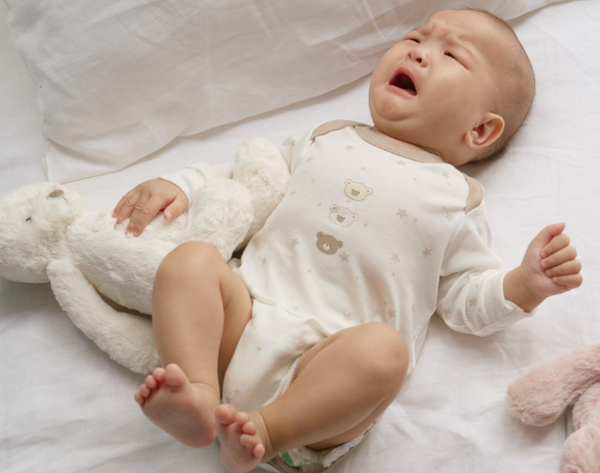 Bố mẹ nên chọn sữa đúng độ tuổi của bé