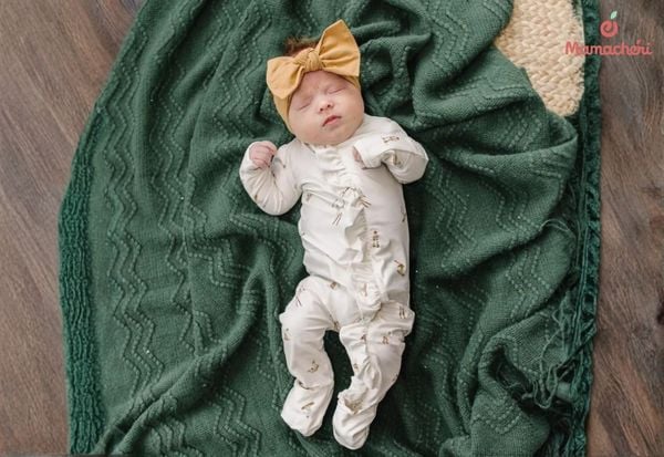 Lụa và vải lanh là những món quà từ thiên nhiên giúp bé tận hưởng trọn vẹn sự thoải mái.