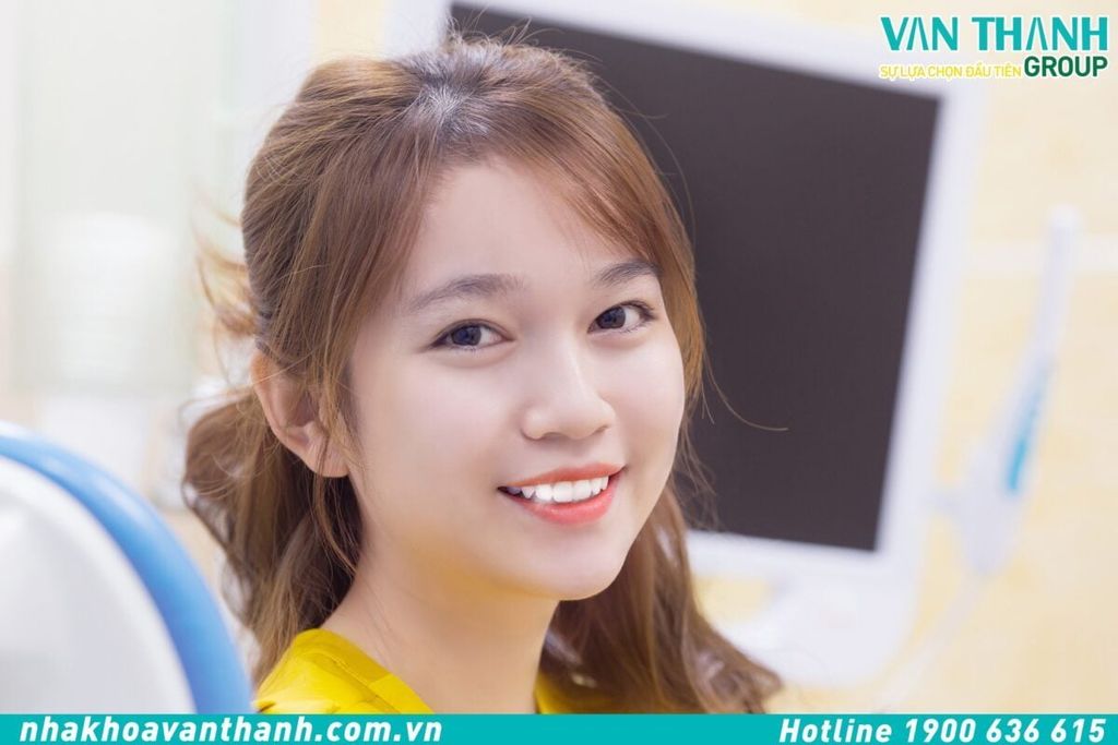 Đính đá răng – tăng vẻ đẹp nụ cười.