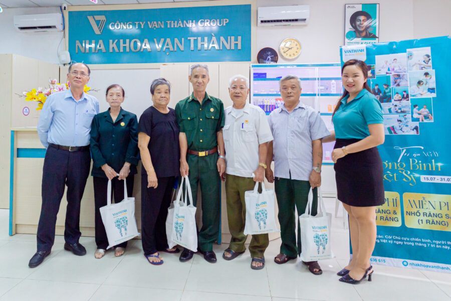 Nụ cười bừng sáng mừng tháng tri ân