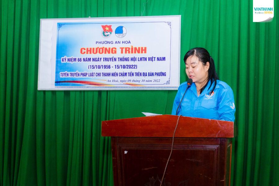 Học bổng trao tay cùng trẻ đến trường - Kỷ niệm 65 năm ngày truyền thống thanh niên Việt Nam