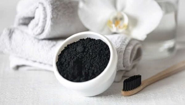 cách tẩy trăng răng tại nhà