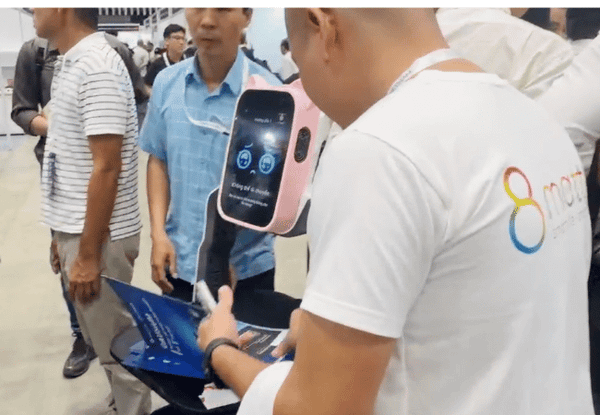 Đánh Giá Robot Pika: Có Nên Mua Cho Con Học Tiếng Anh Không? Và Những Câu Hỏi Thường Gặp