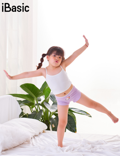 Quần lót bé gái bước đầu giúp con hiểu và yêu cơ thể mình