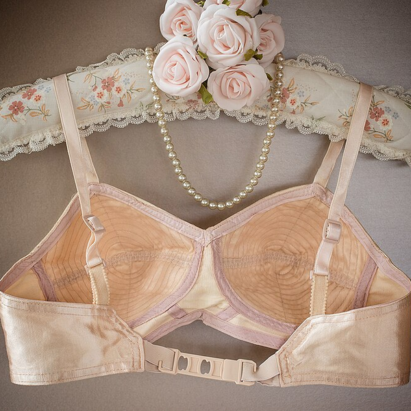brassiere của thập niên 1960