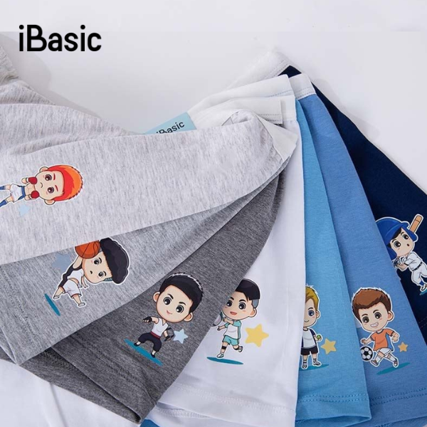 flat-lay nhiều quần lót bé trai