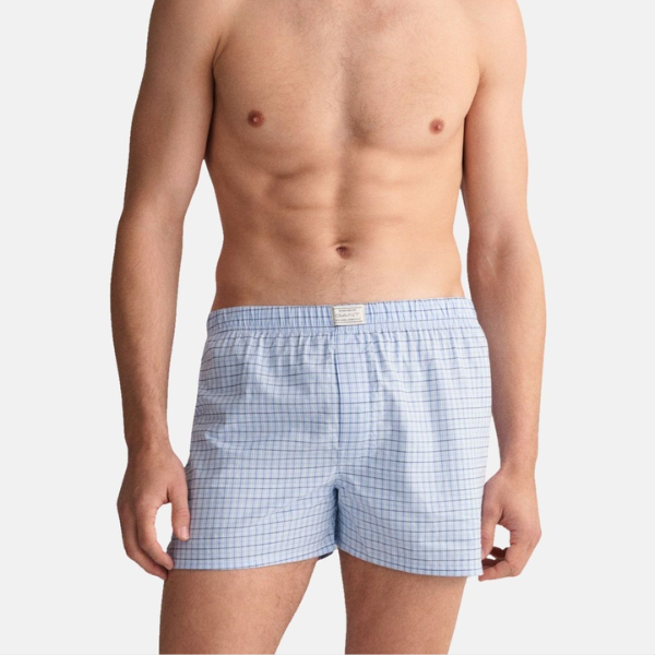 model mặc quần boxer shorts