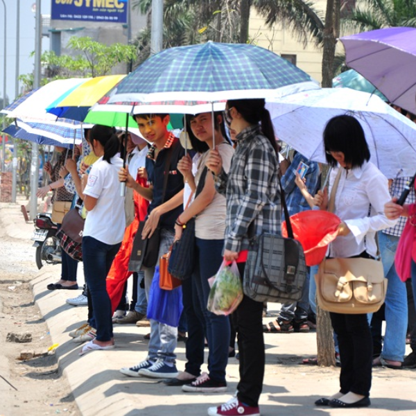 mùa nóng ngoài đường