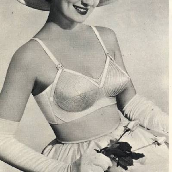 bullet bra năm 1950