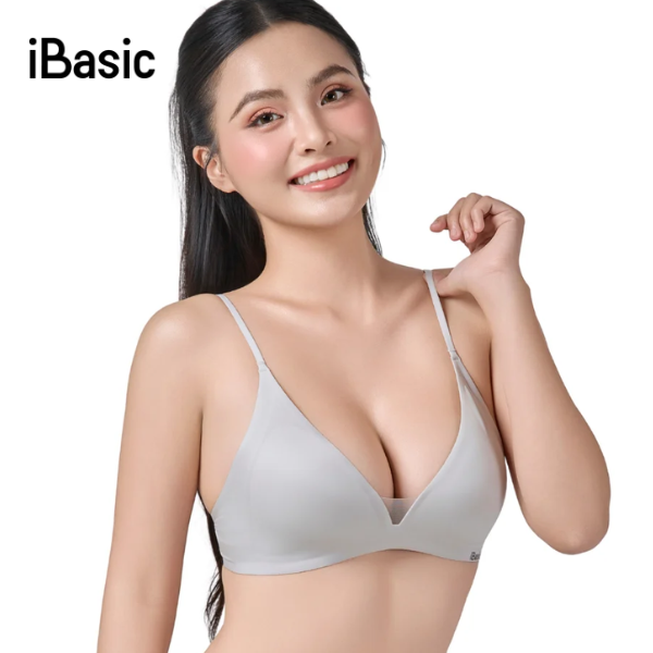 cô gái mặc áo ngực thời hiện đại thoải mái
