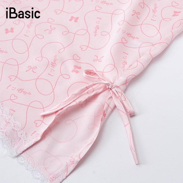cận cảnh chất liệu váy satin
