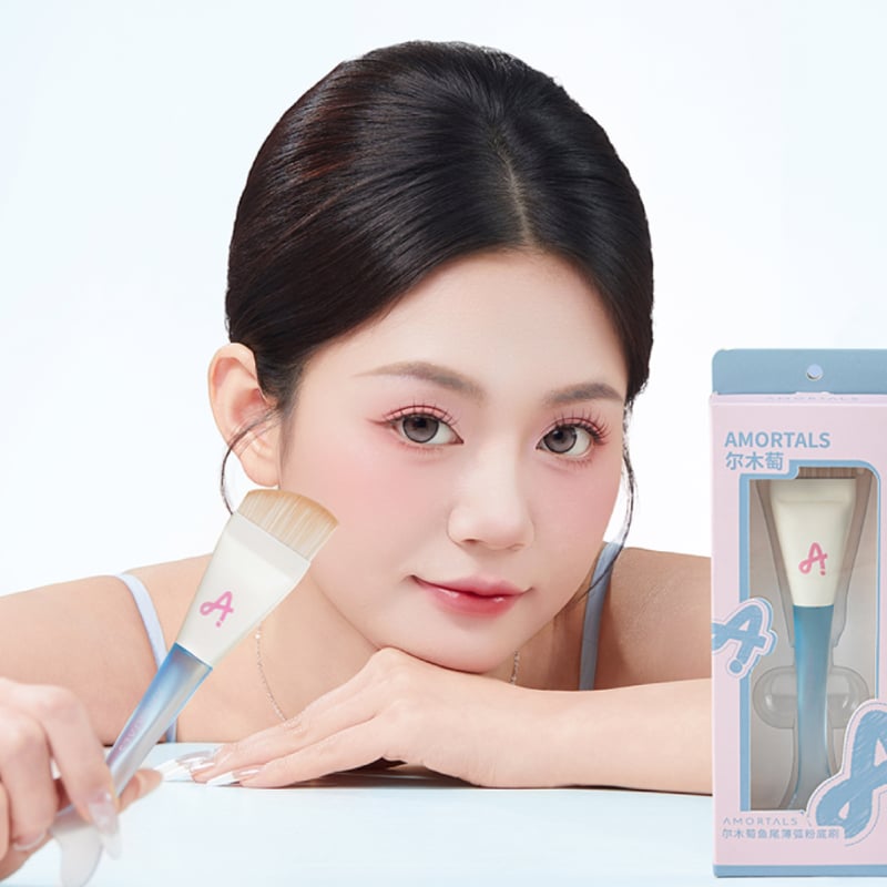 thegioiskinfood.com - Cọ Tán Nền Tiên Cá Đầu Vát, Che Phủ Tự Nhiên Amortals Fish Tail Slim Arc Foundation Brush