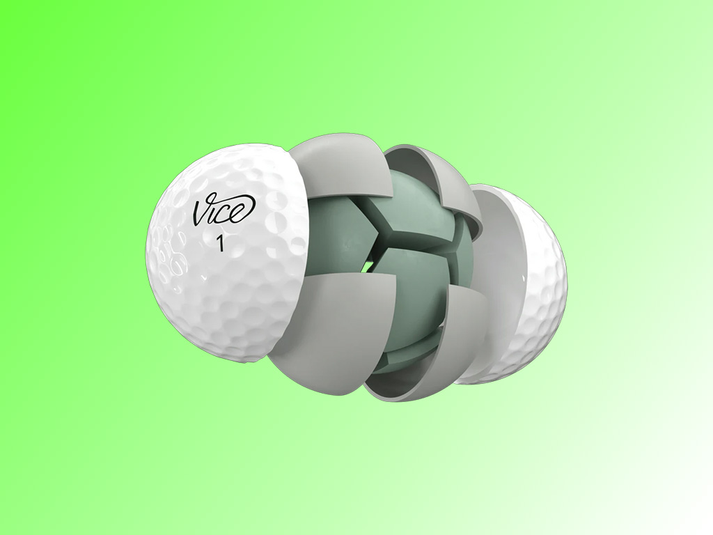 Lớp vỏ đúc Cast Urethane giúp bóng golf Vice Pro Air White bám mặt gậy tốt và kiểm soát nhịp nhàng quanh green.