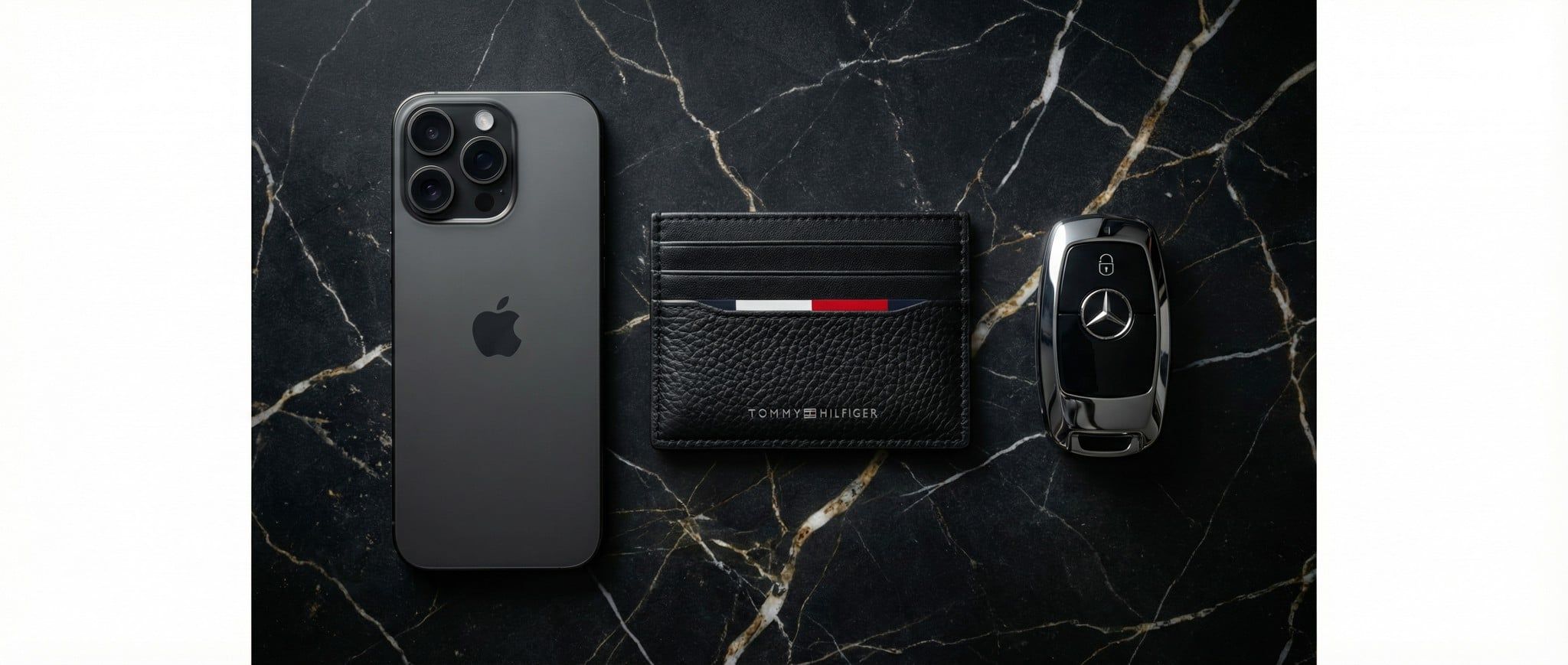 Kỷ Nguyên Số Và Sự Lên Ngôi Của Chủ Nghĩa Tối Giản: Khi Card Holder 