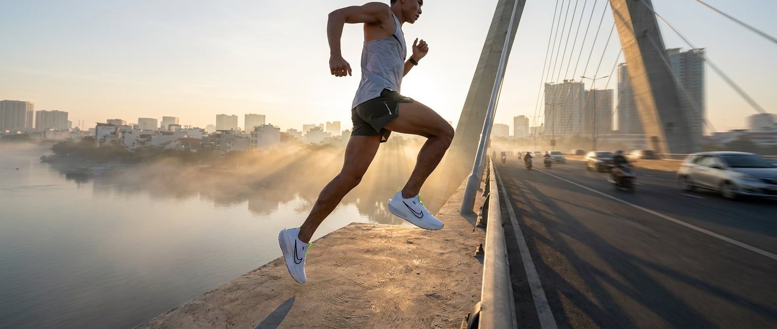 Đánh Giá Nike Interact Run: Chuẩn Mực Giày Chạy Đô Thị Modern