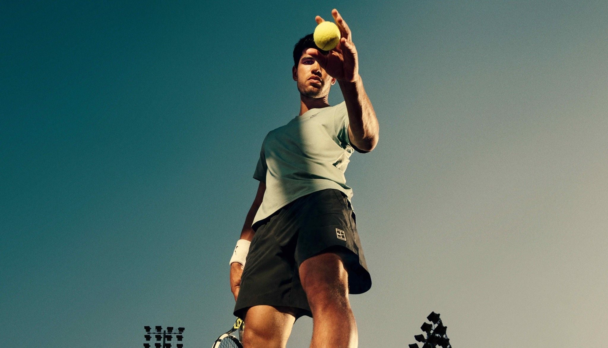 Nike Everyday: Bí Quyết Phối Vớ Thể Thao Nâng Tầm Mọi Outfit Streetwear