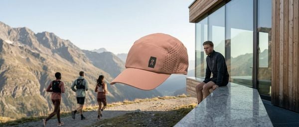 Nón Chạy Bộ On Lightweight Cap: Dấu Ấn Công Nghệ Thụy Sĩ