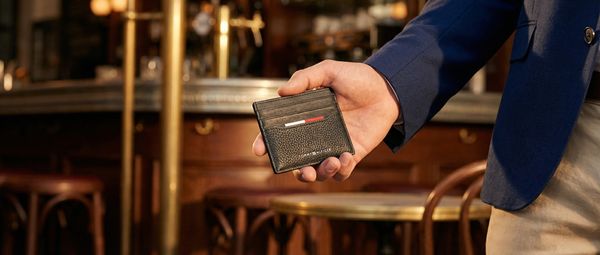 Nghệ Thuật 'Texture': Nâng Tầm Phong Cách Preppy Với Điểm Nhấn Từ Tommy Hilfiger