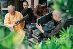 MỘC BẢN THIỀN MÔN NHẬT TỤNG CHÙA THIỀN TÔN: TỪ NGHI THỨC TỤNG NIỆM ĐẾN DI SẢN HÁN NÔM PHẬT GIÁO