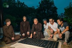 TẤM BẢNG CHỮ THẢO TẠI TỔ ĐÌNH QUỐC ÂN
