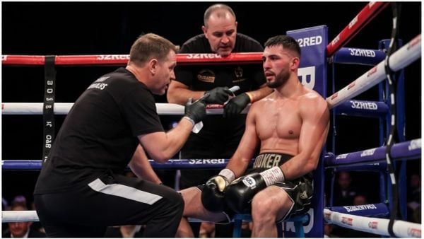 Thu Nhập Của Một Võ Sĩ Boxing/MMA Chuyên Nghiệp Đến Từ Những Nguồn Nào?