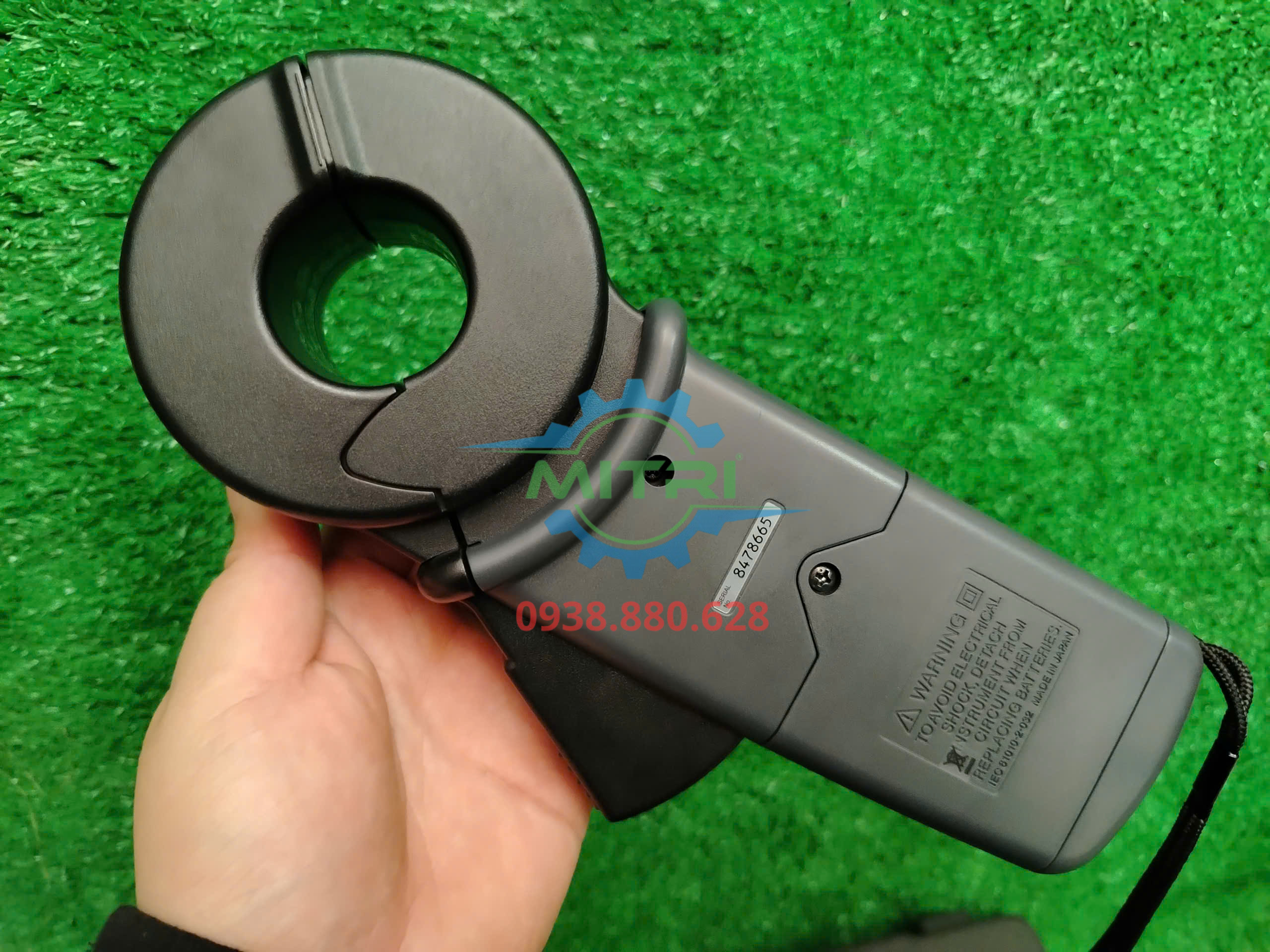 Chi tiết đầu kẹp Ø32mm của ampe kìm đo điện trở đất Kyoritsu 4200 độ nhạy cao