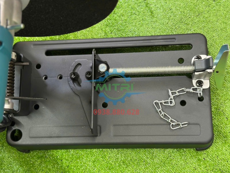 Bàn kẹp phôi máy cắt sắt Makita M2401B