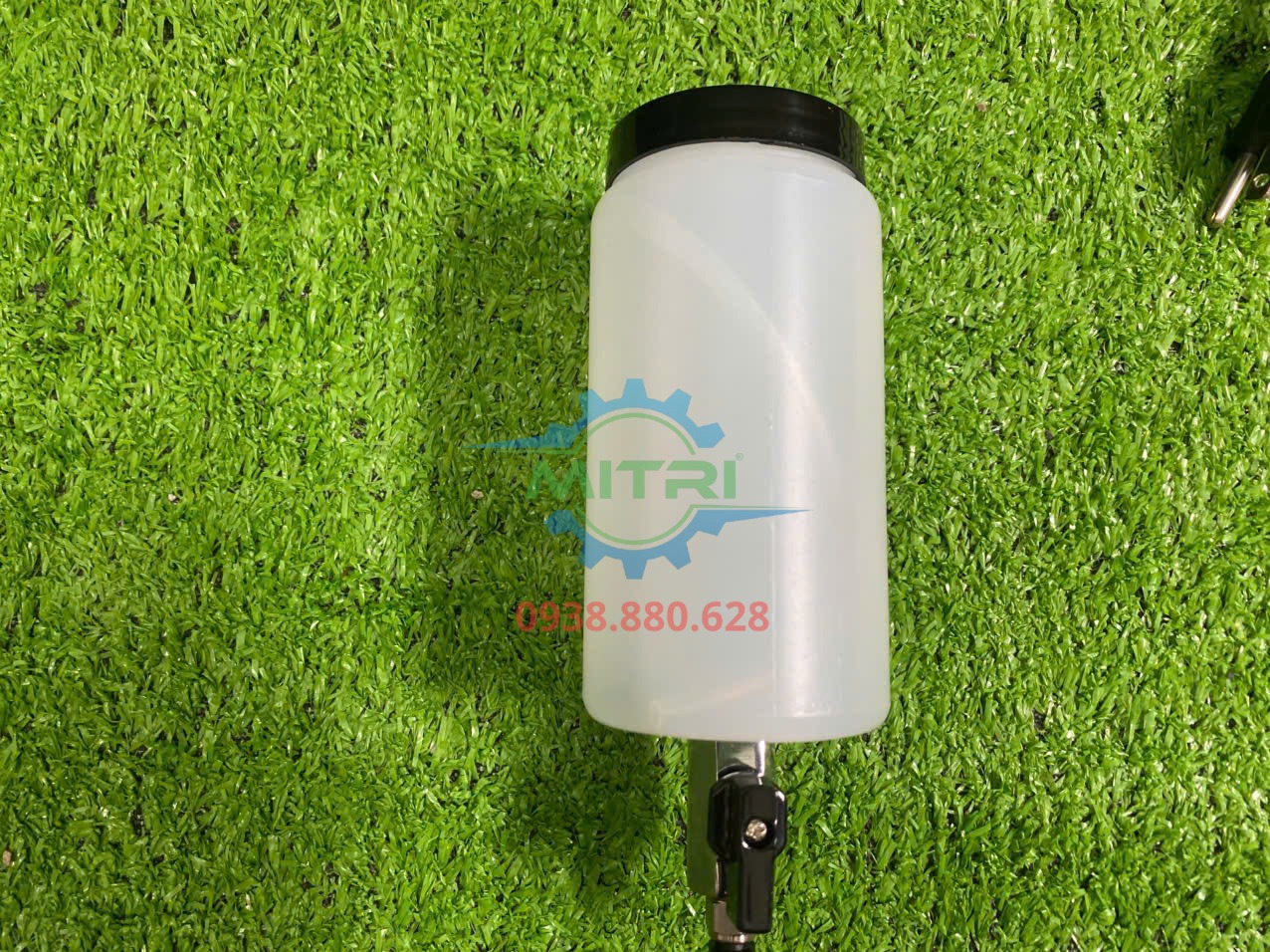 Bình nước làm mát máy khoan từ Makita HB350 đi kèm bộ phụ kiện