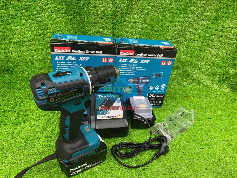 Bộ Makita DDF485Z combo 2 pin 5Ah 1 sạc thực tế