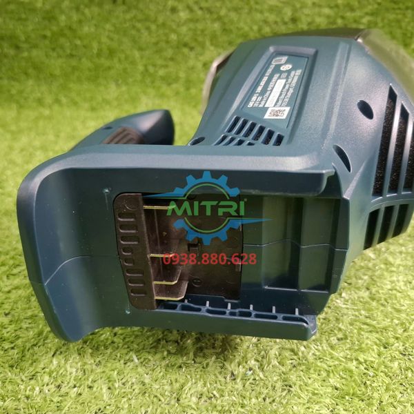 Bosch GAS 18v-1 dùng vệ sinh ô tô