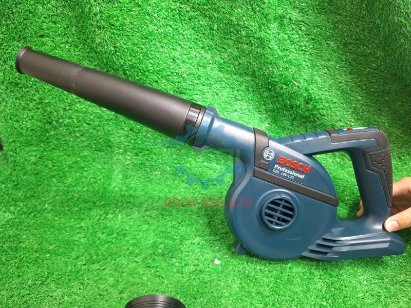 Bosch GBL 18V-120 thổi bụi khu vực làm việc