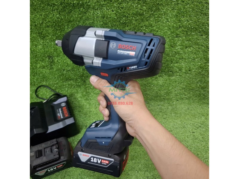 Bosch GDS 18V-1000 dùng tại garage và xưởng cơ khí