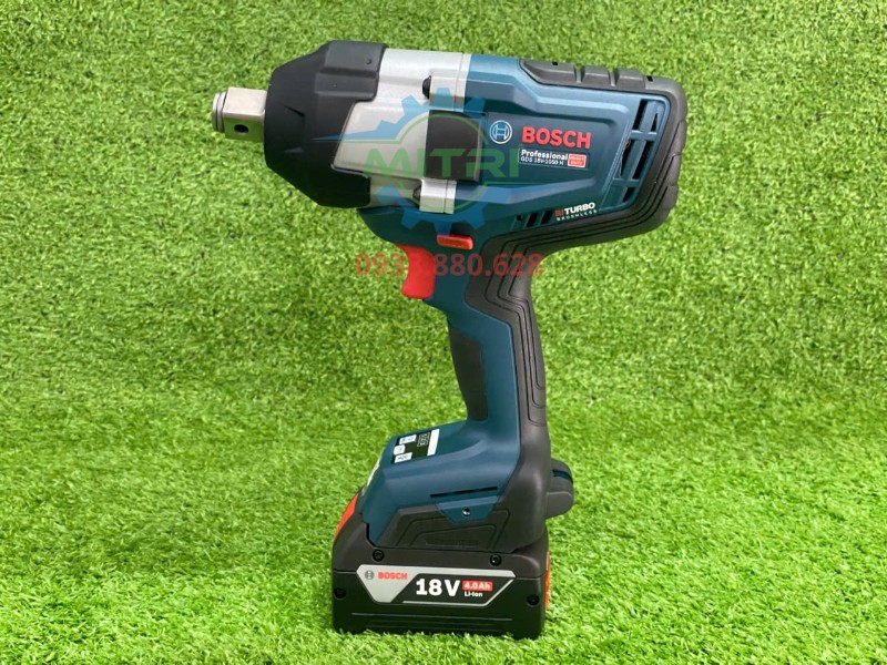 Bosch GDS 18V-1050H đã gắn pin dùng linh hoạt ngoài công trình và garage