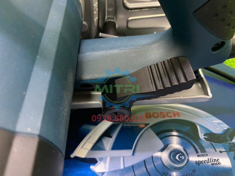 Máy cưa đĩa Bosch GKS 190 1400W thân máy chắc chắn