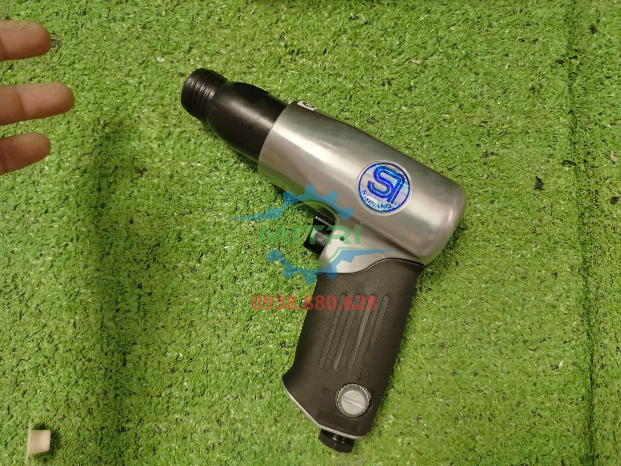 Búa đục hơi Shinano SI-4120A chính hãng Nhật Bản thiết kế nhỏ gọn dùng trong gia công cơ khí
