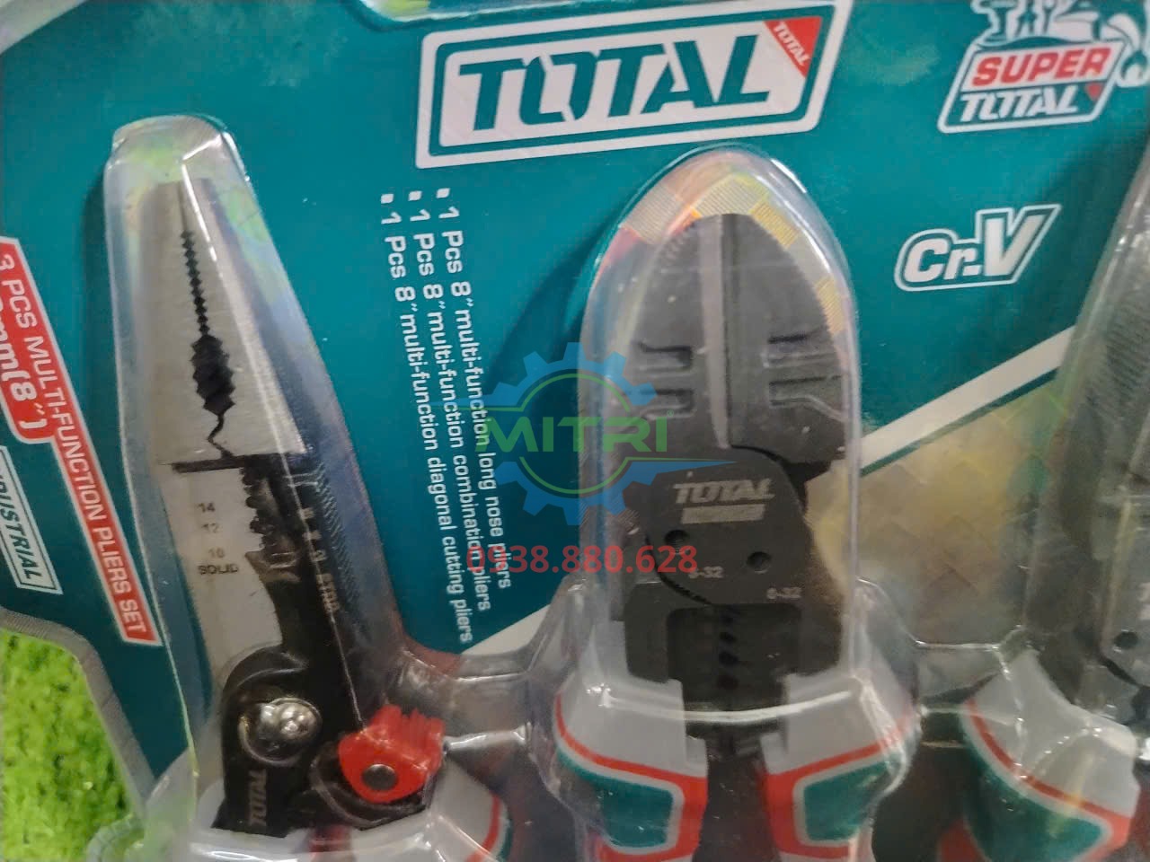 Cận cảnh kìm mũi dài 8 inch trong bộ kìm đa năng Total THT2MK231