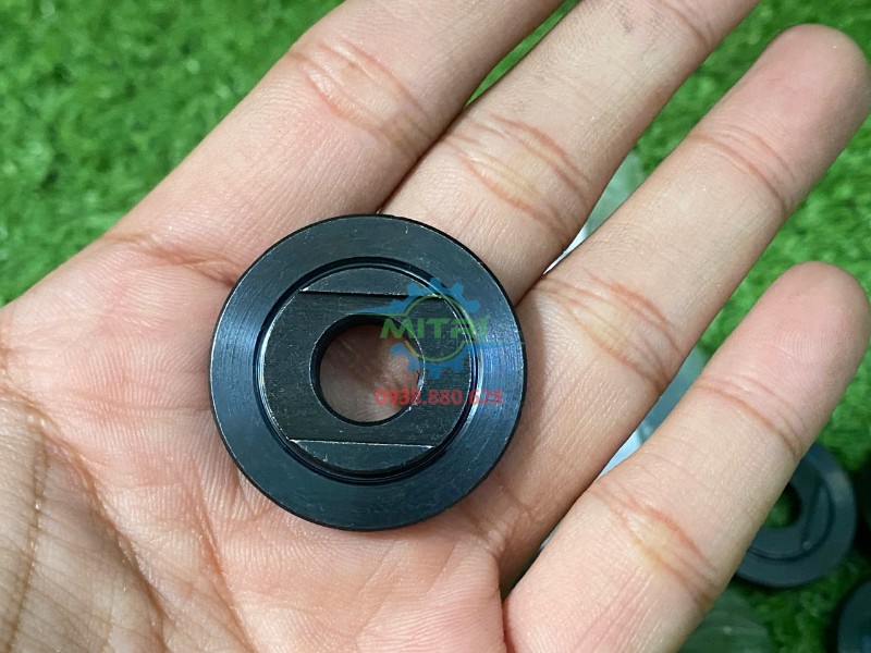 Cận cảnh mặt bích trong máy mài Makita 224491-3 quy cách 30mm