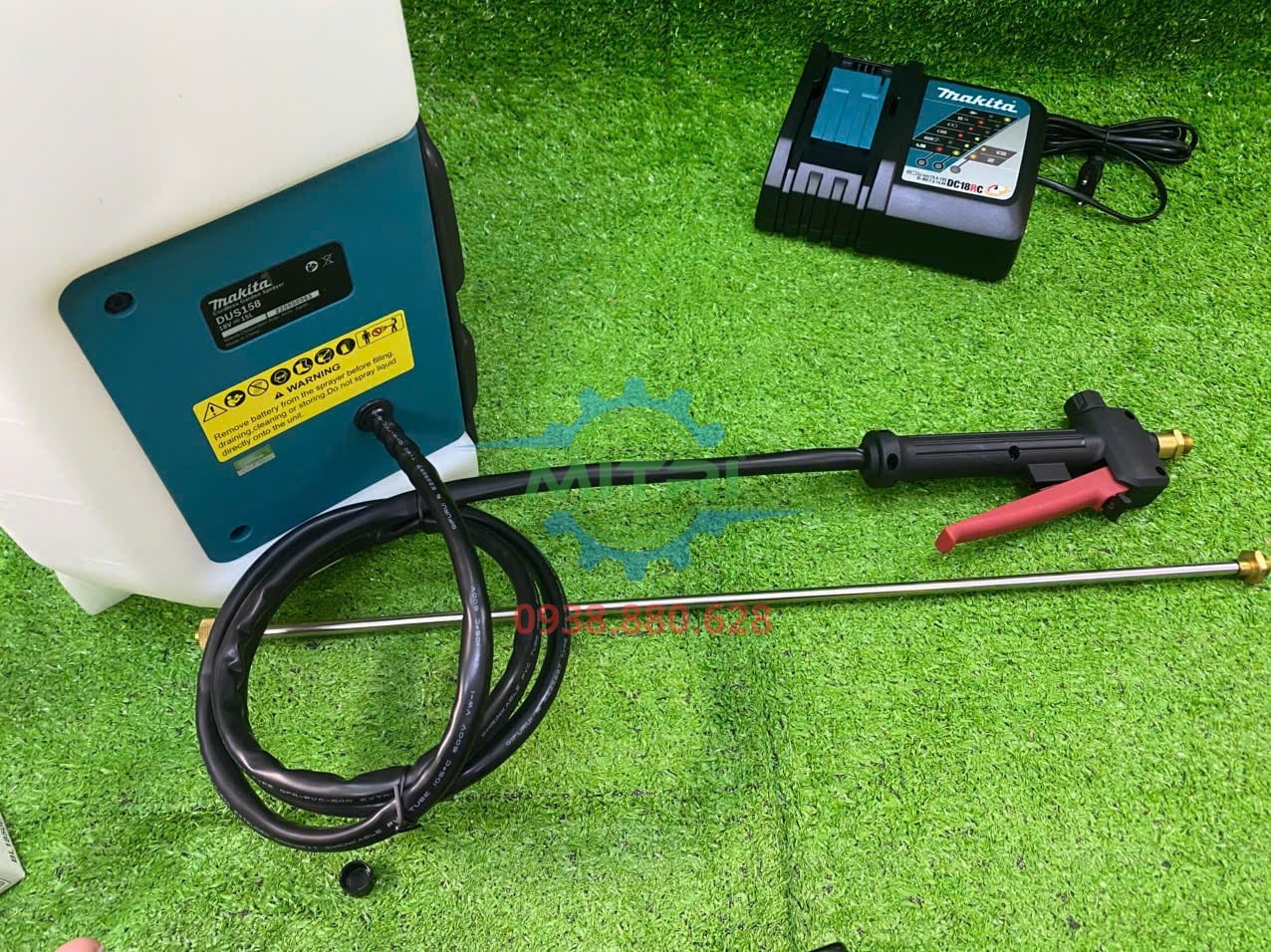 Cần phun Makita DUS158Z dùng cho máy phun thuốc 18V 15L