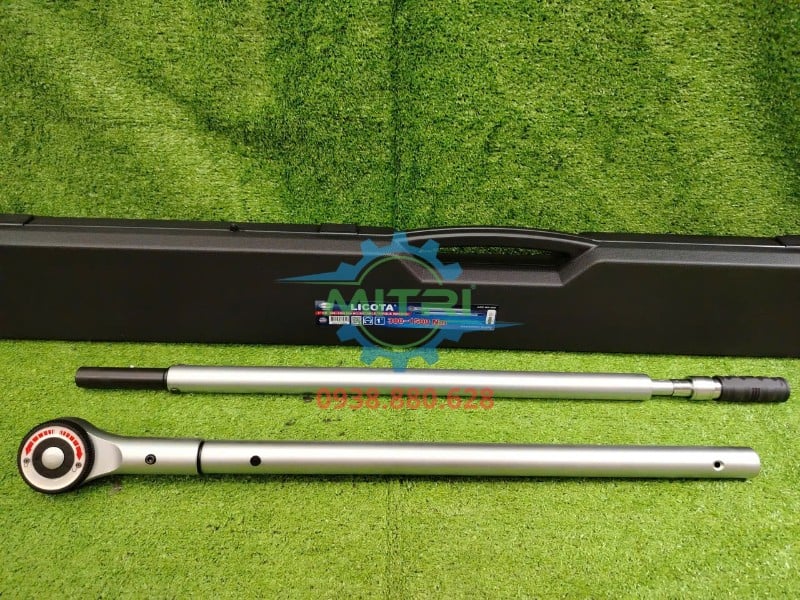 Cần siết chỉnh lực Licota AQP-N81500 300–1500Nm gồm thân cần tay nối và hộp đựng