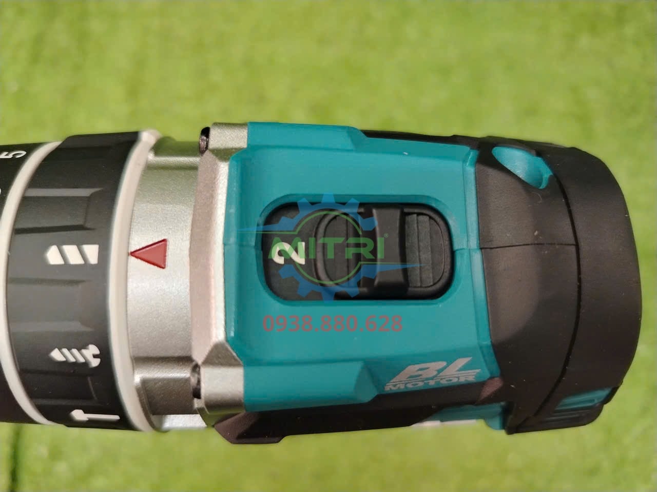 Cấp tốc độ 1 trên máy khoan búa Makita DHP484RTE