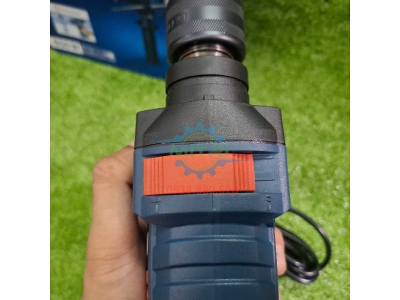 Chế độ khoan búa Bosch GSB 13 RE hỗ trợ khoan tường