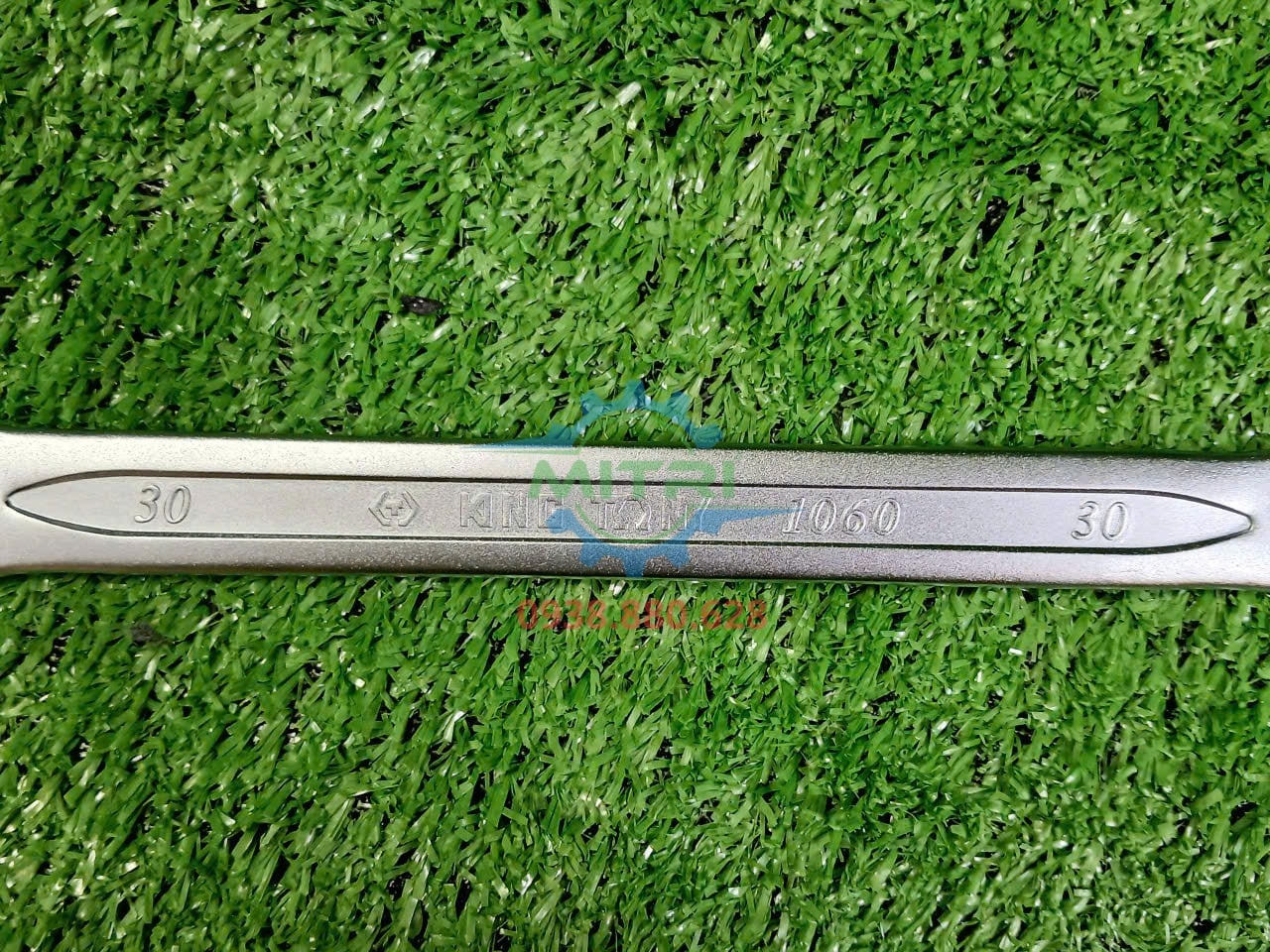 Cờ lê Kingtony 1060-30 30mm với đầu miệng nghiêng và đầu vòng lệch 15 độ